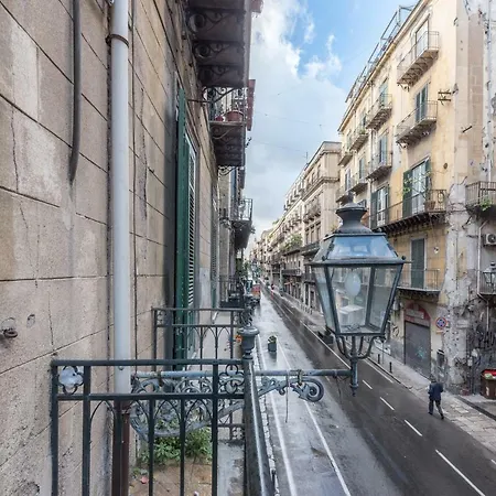 Qasr Home Beautiful Apartment In Palermo Exterior photo